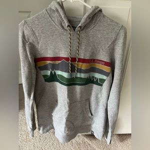 Women’s LL Bean sweatshirt